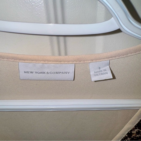 Gold Sequin Sleeveless Top - Picture 3 of 3